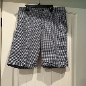 MEN’S DOCKERS GINGHAM PRINT SHORTS, BLUE/WHITE, SIZE 33